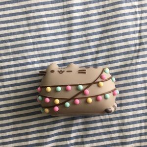 Christmas themed Pusheen the cat vinyl figurine